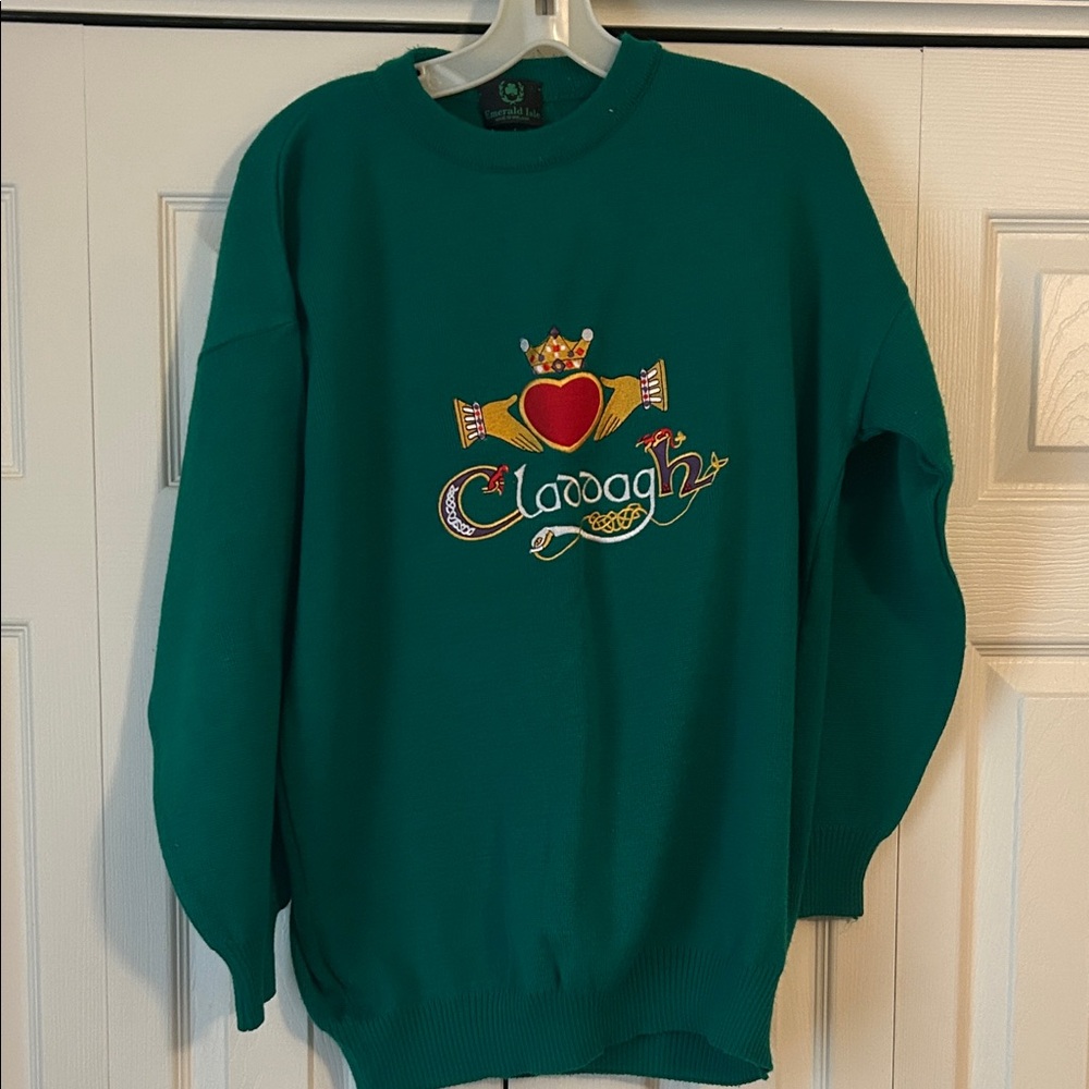 Emerald Isle Size L Claddagh Embroidered kelly green Crewneck Sweater St Patrick